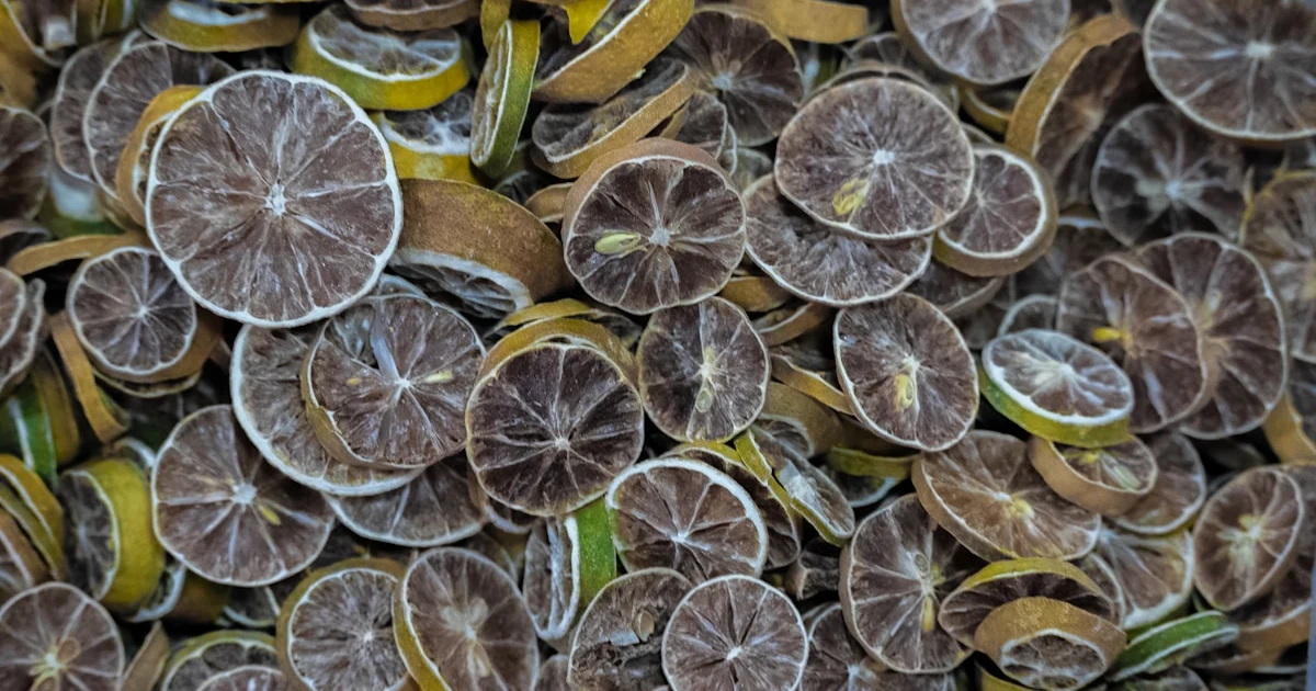 Rondelles de citrons verts déshydratées pour sublimer vos boissons et pâtisseries